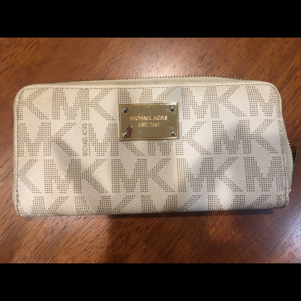 Michael Kors zip around wallet